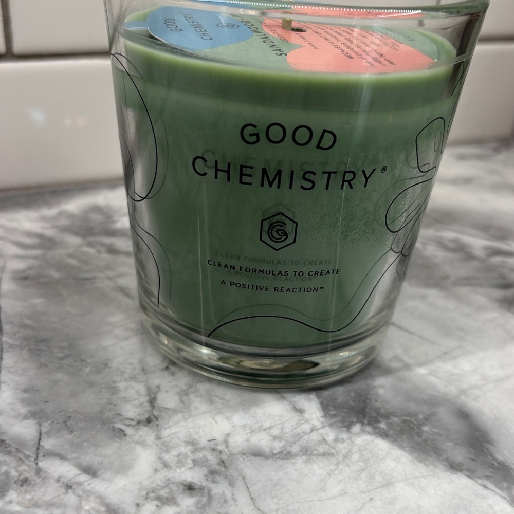 Good Chemistry Green sandalwood + Smile Scented Candle